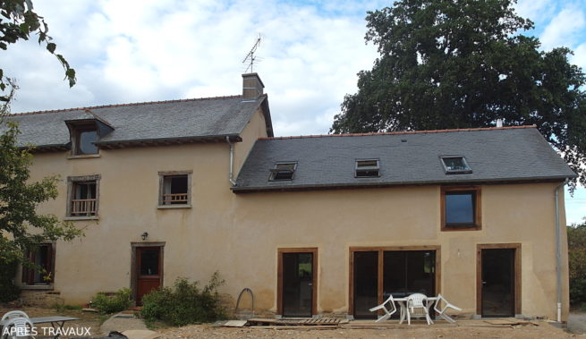 Carole Groulet Architecte - Transformation d'une grange en terre et en pierre, et d'un gîte en maison